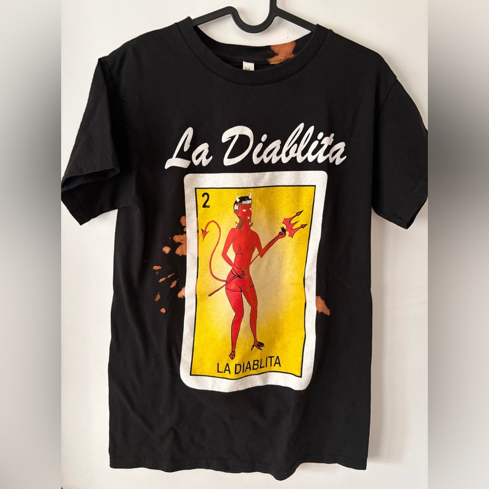 La Diablita distressed tee